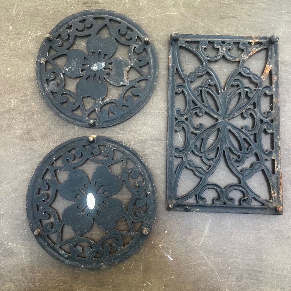 Vintage Cast Iron Trivet Set 3pc Black Scroll Filigree Round Rectangular Rustic - Picture 2 of 5